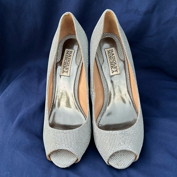 Badgley Mischka Silver Pumps - Picture 2 of 11